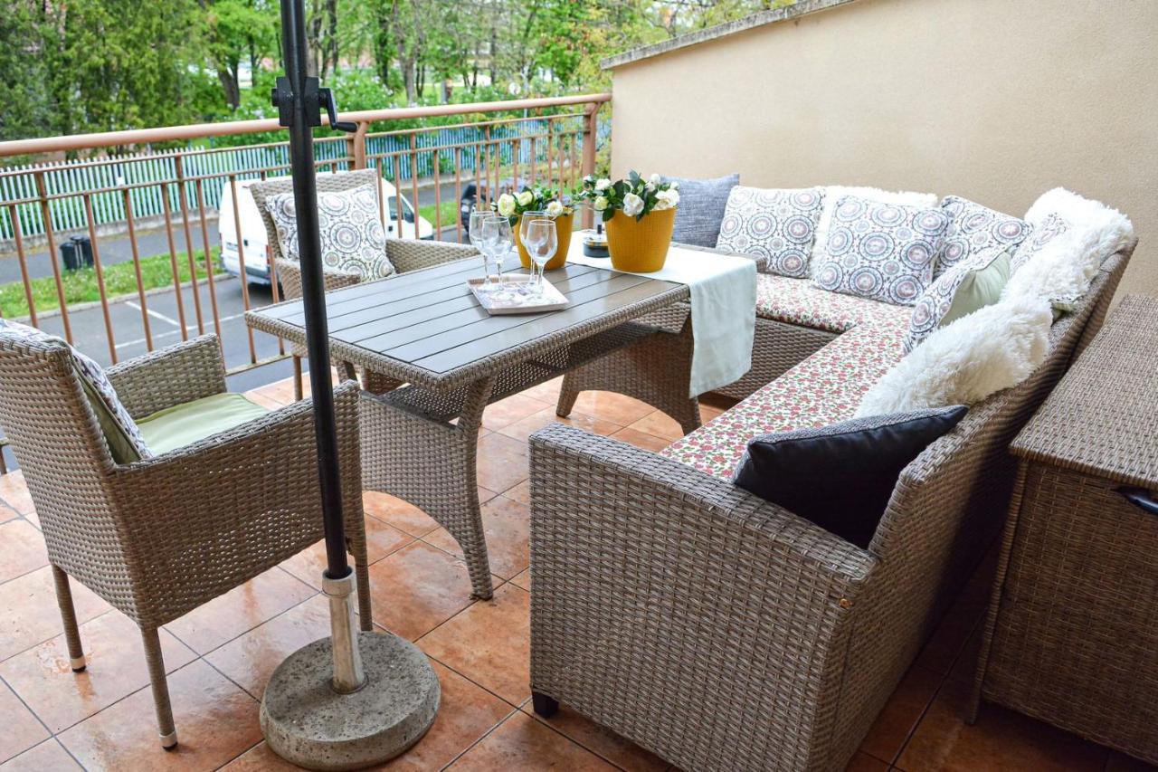 Unicum Apartman Hajduszoboszlo Exterior foto