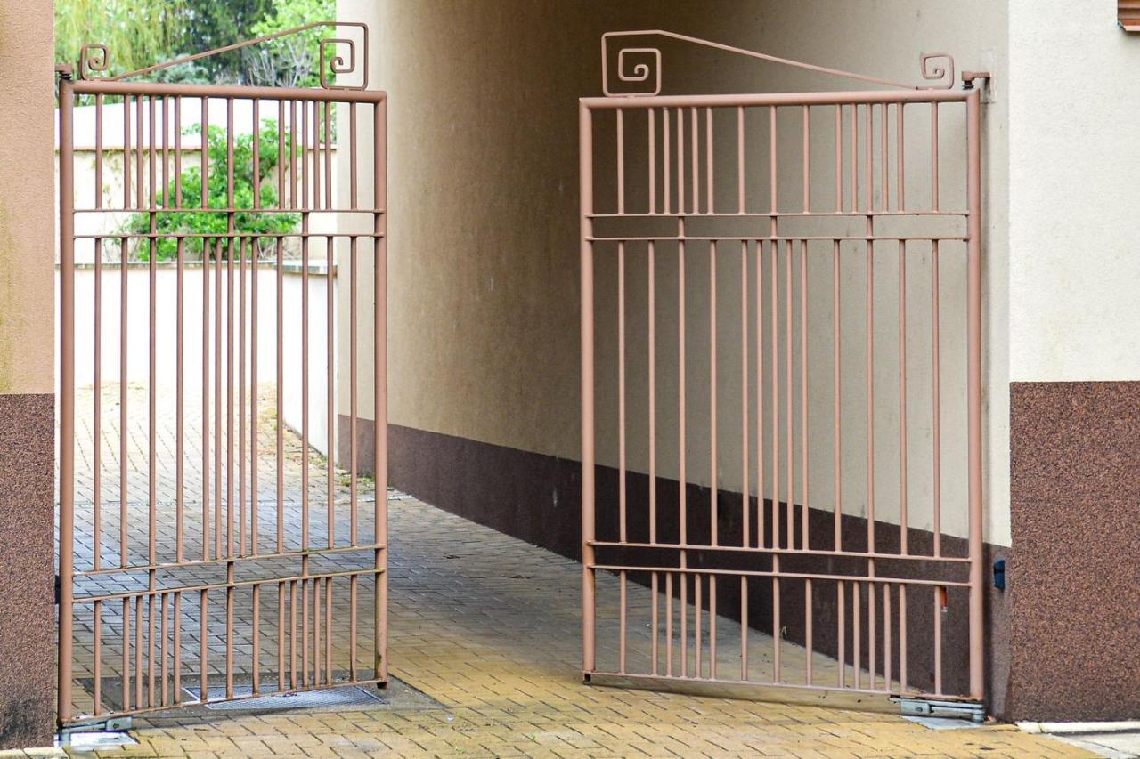 Unicum Apartman Hajduszoboszlo Exterior foto