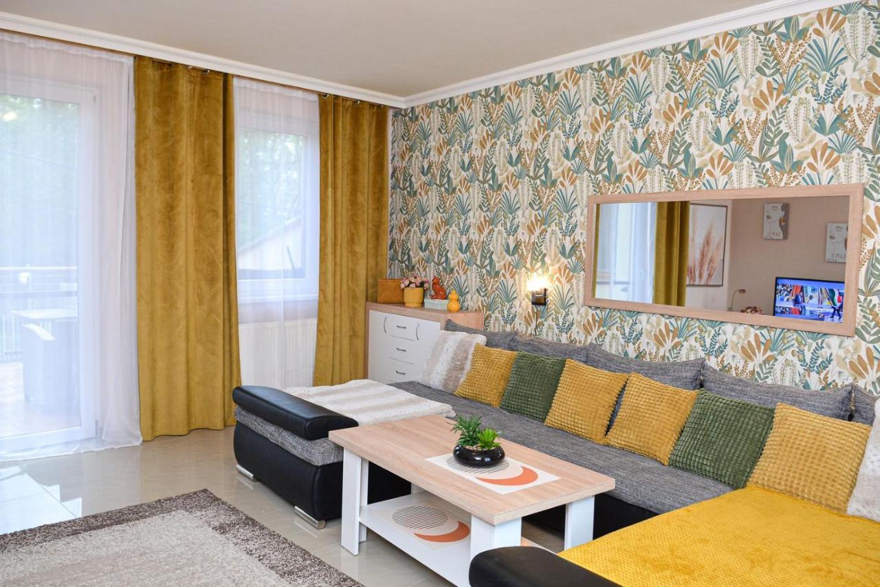 Unicum Apartman Hajduszoboszlo Exterior foto