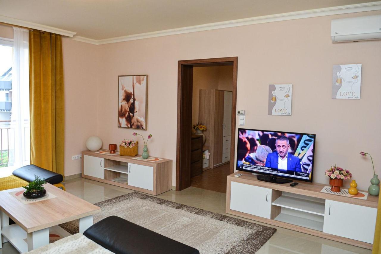 Unicum Apartman Hajduszoboszlo Exterior foto