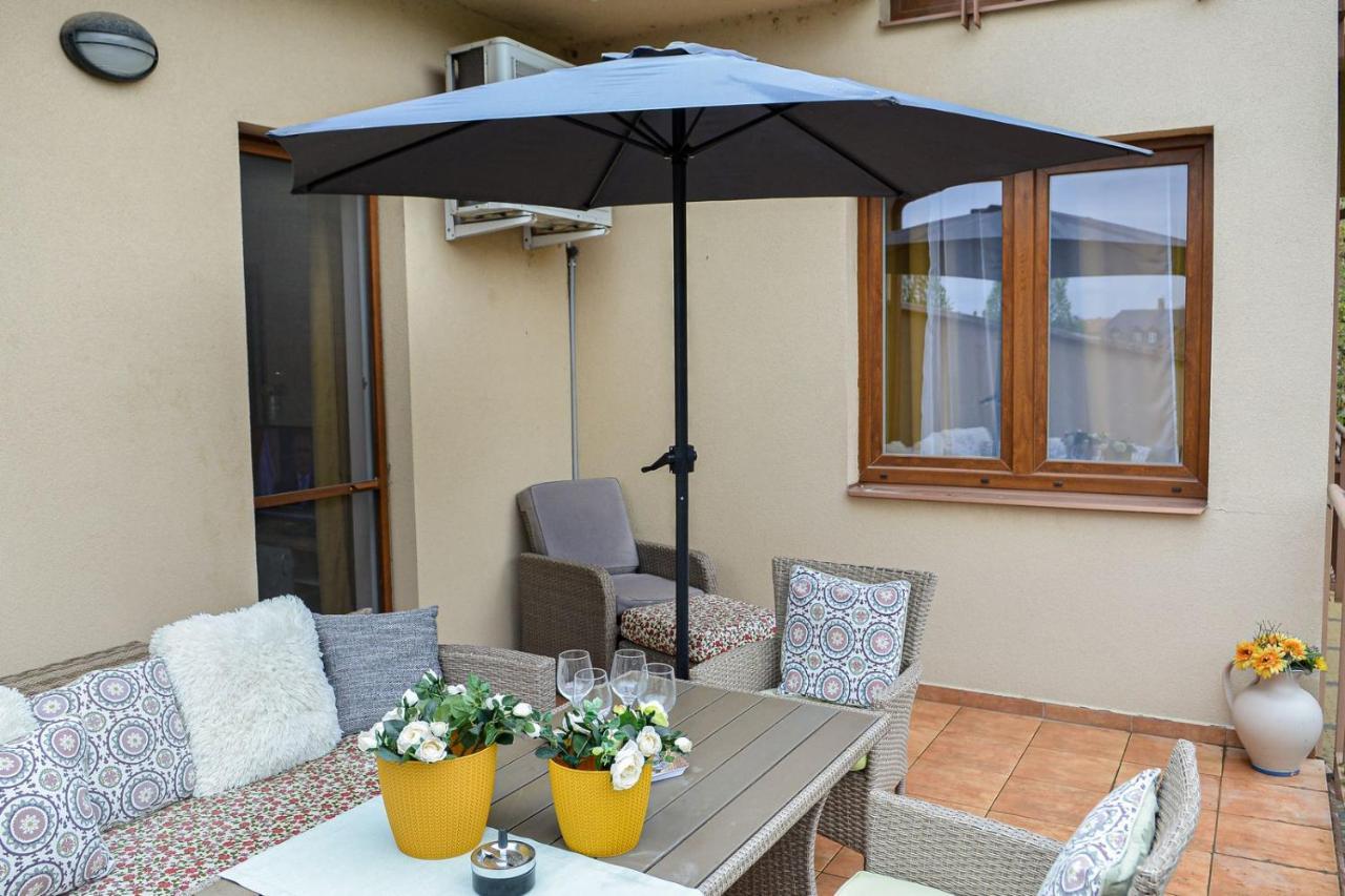 Unicum Apartman Hajduszoboszlo Exterior foto