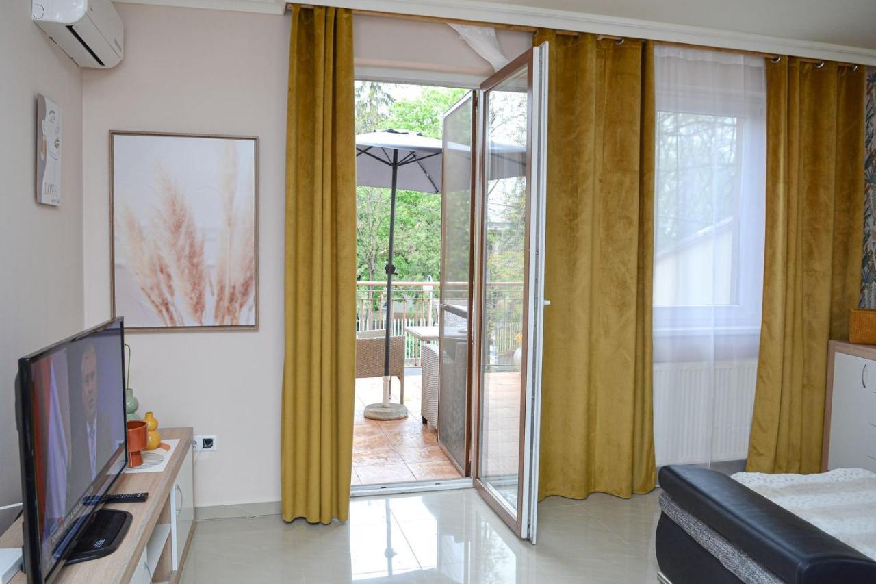 Unicum Apartman Hajduszoboszlo Exterior foto