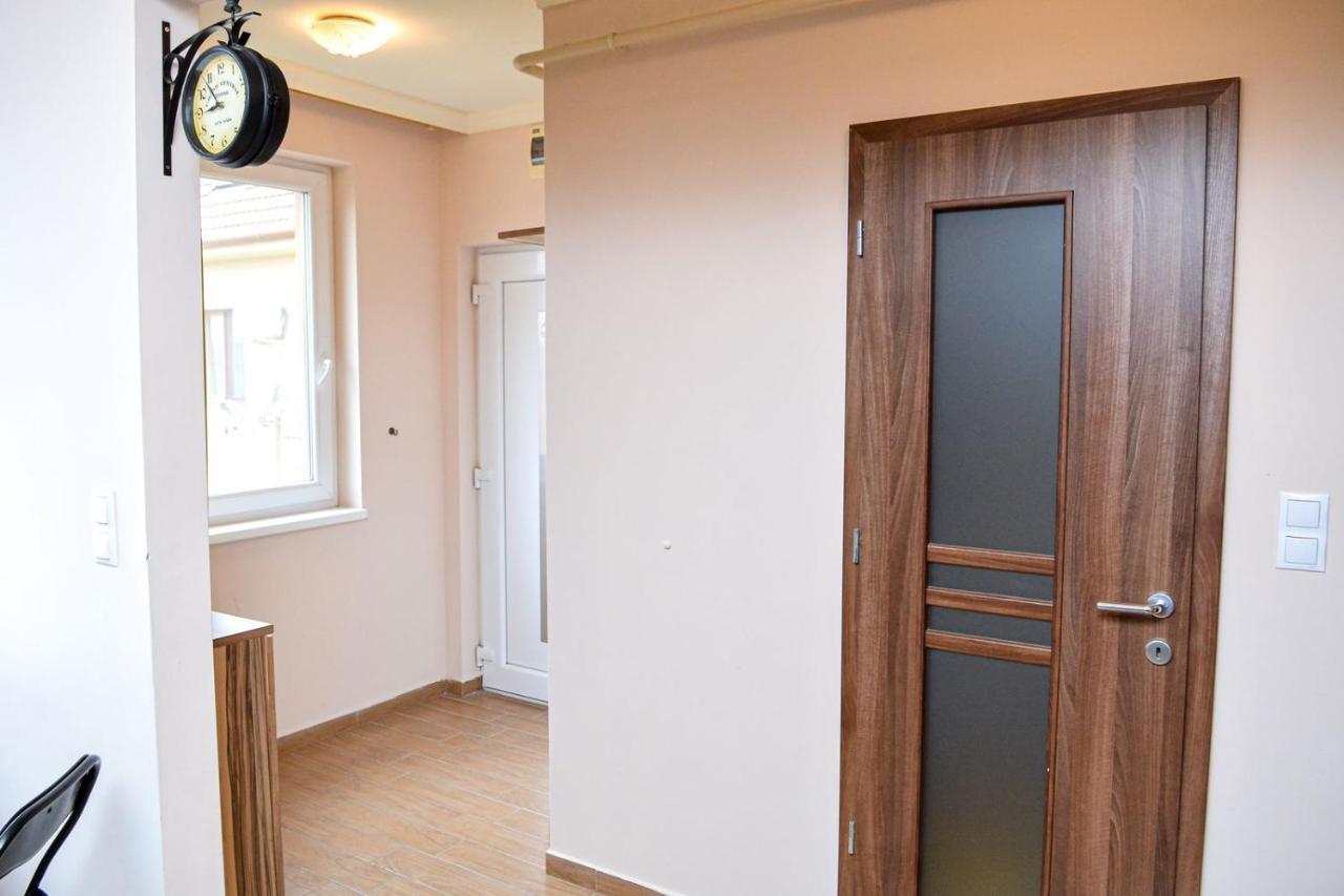Unicum Apartman Hajduszoboszlo Exterior foto