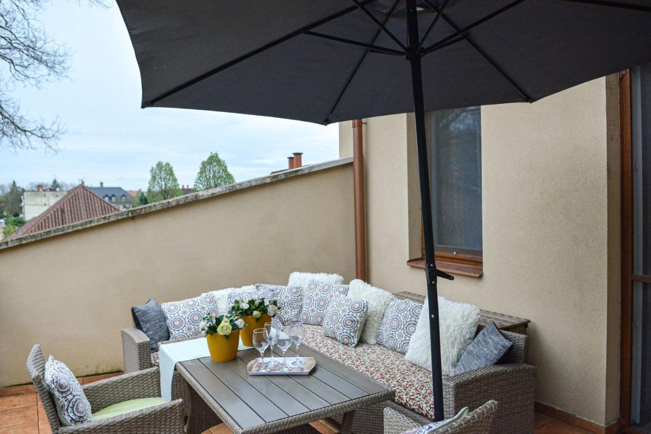 Unicum Apartman Hajduszoboszlo Exterior foto