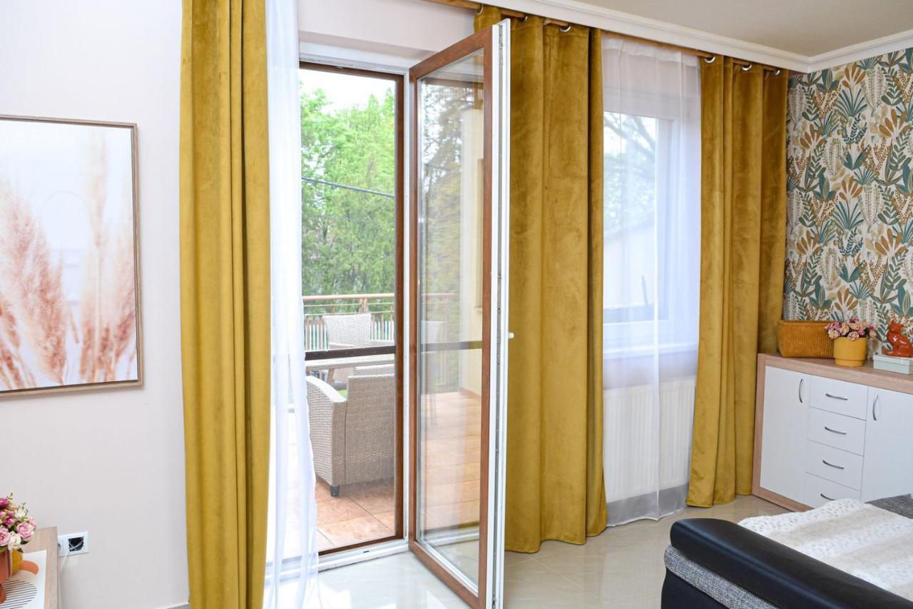 Unicum Apartman Hajduszoboszlo Exterior foto