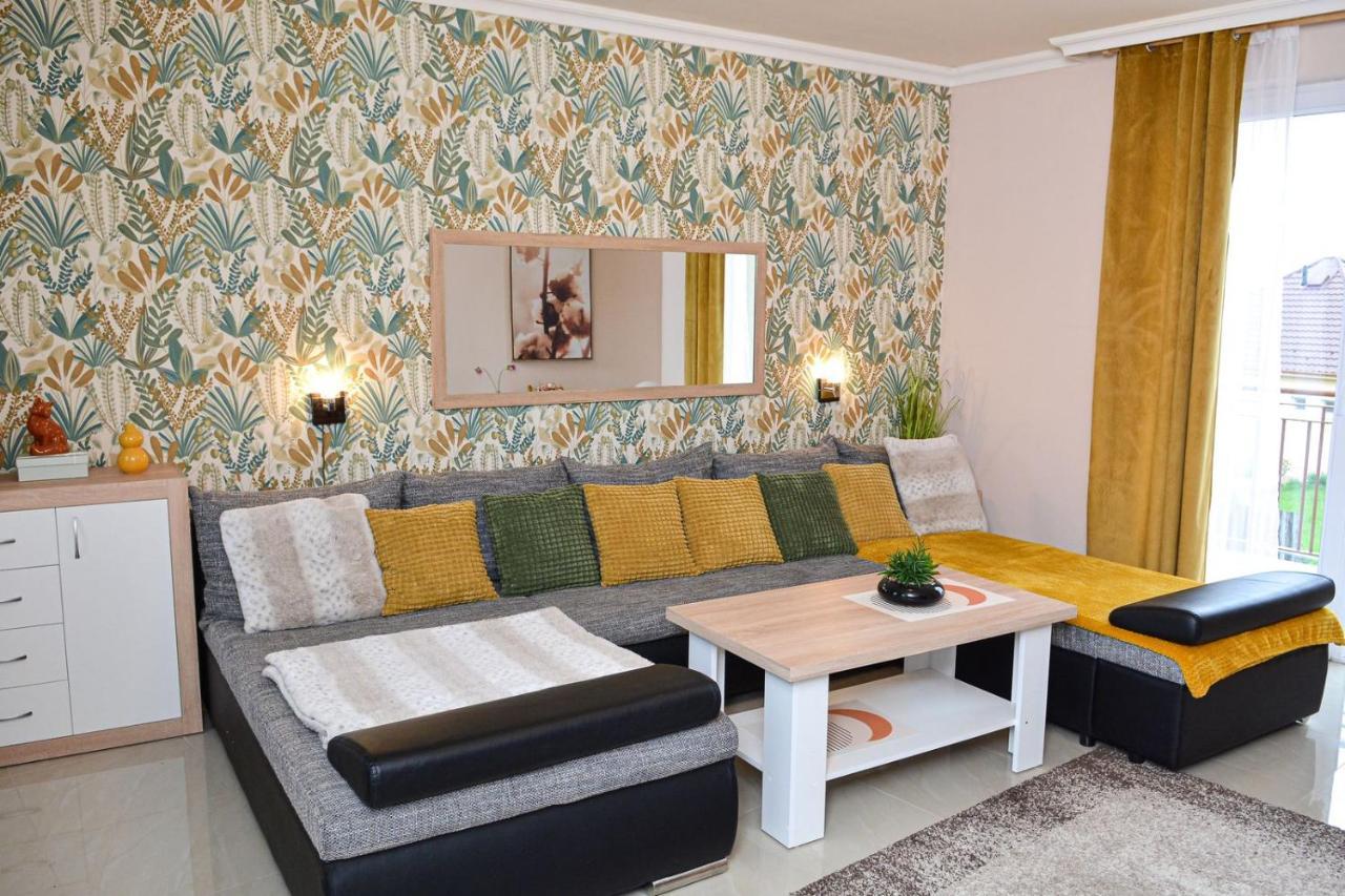 Unicum Apartman Hajduszoboszlo Exterior foto